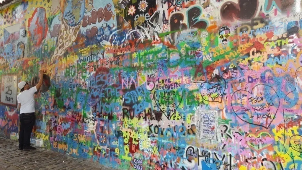 The John Lennon Wall, Prague